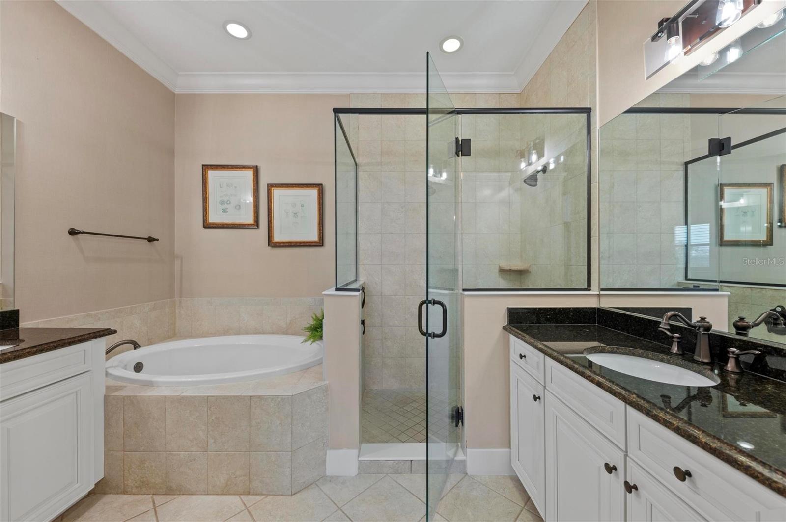 321 SAPPHIRE LAKE DR #202, BRADENTON, FL, 34209