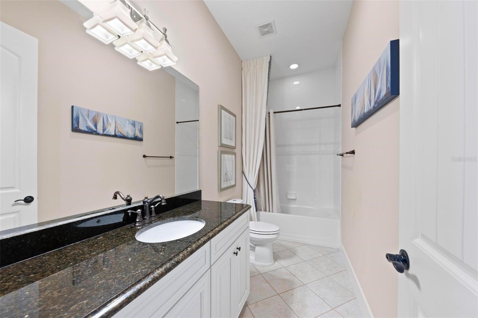 321 SAPPHIRE LAKE DR #202, BRADENTON, FL, 34209