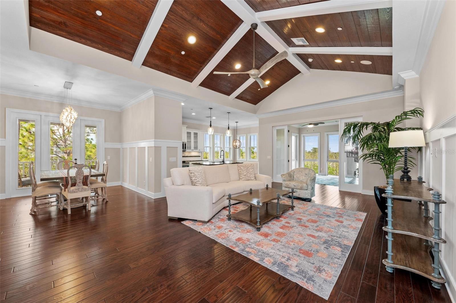 321 SAPPHIRE LAKE DR #202, BRADENTON, FL, 34209