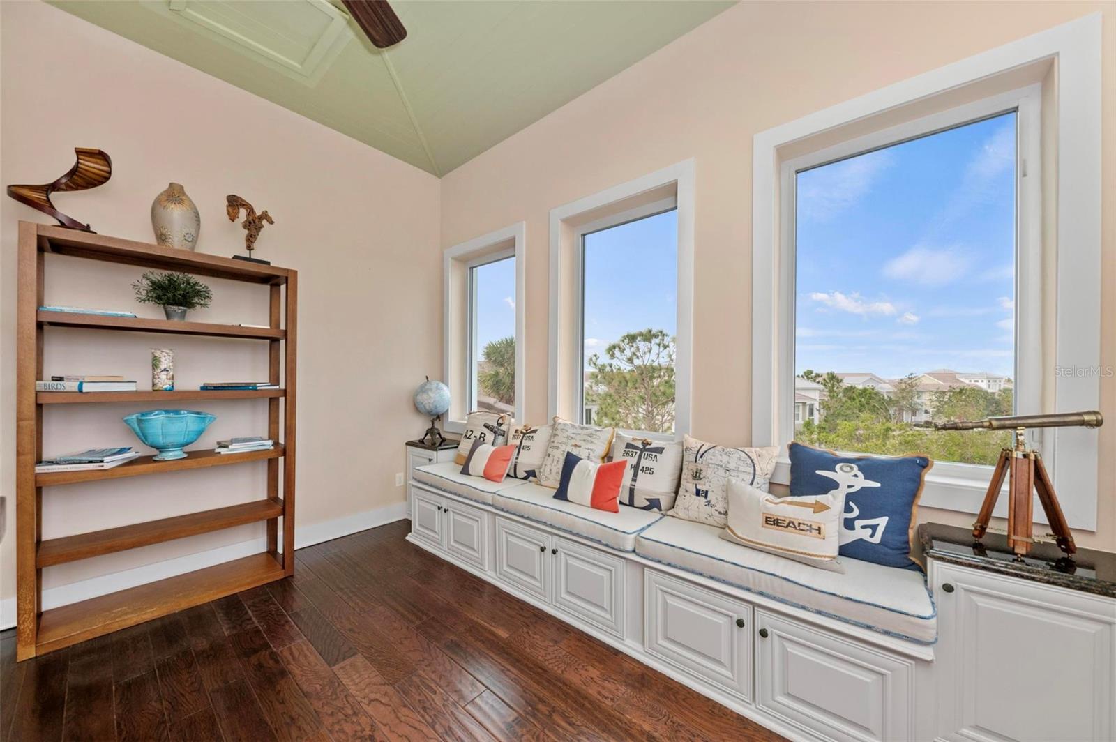 321 SAPPHIRE LAKE DR #202, BRADENTON, FL, 34209