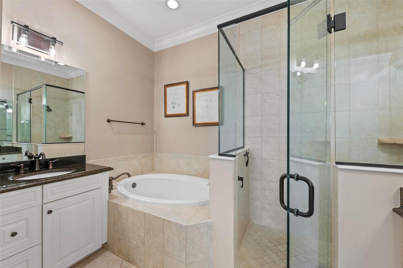 321 SAPPHIRE LAKE DR #202, BRADENTON, FL, 34209