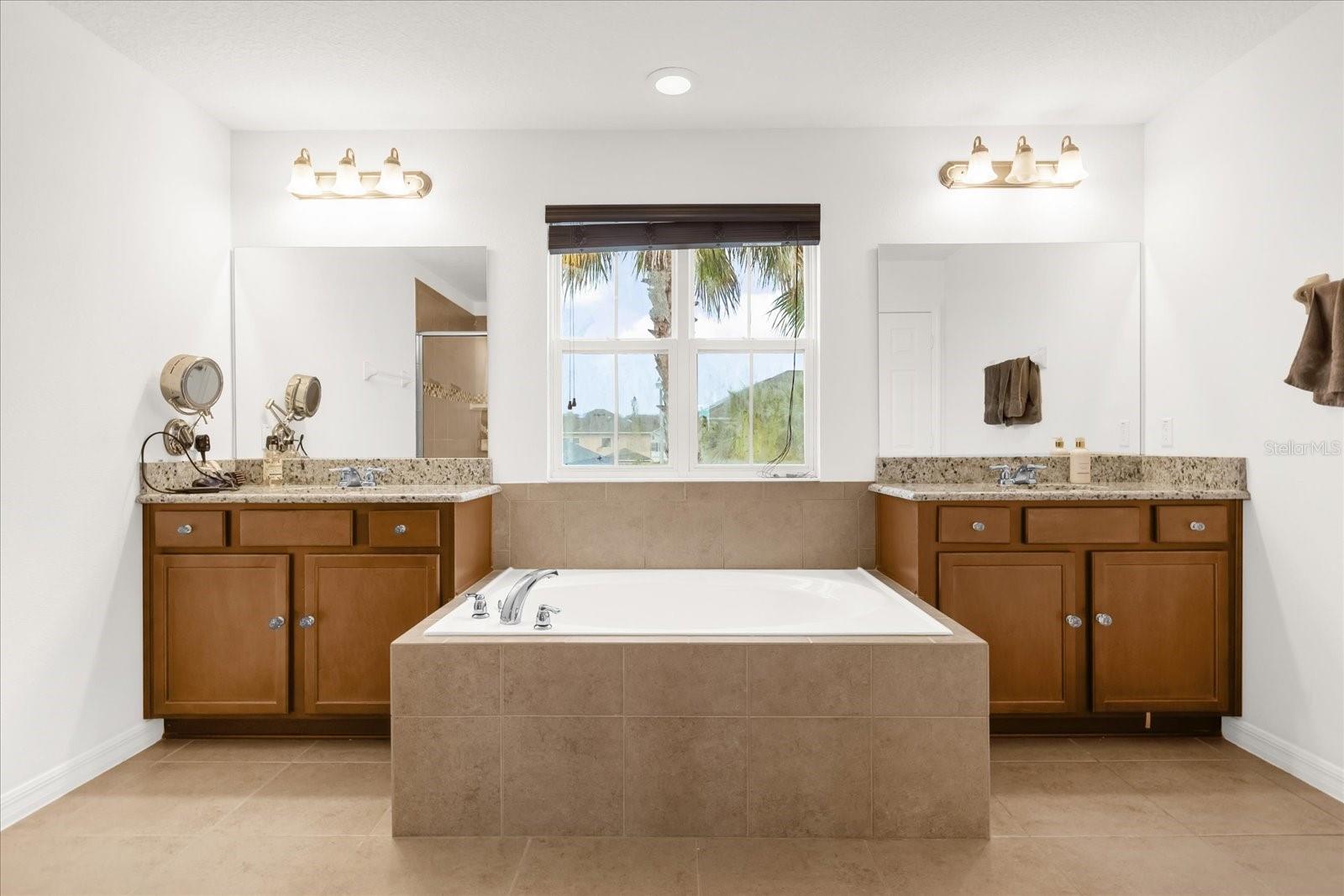 2811 CARTER GROVE LN, KISSIMMEE, FL, 34741