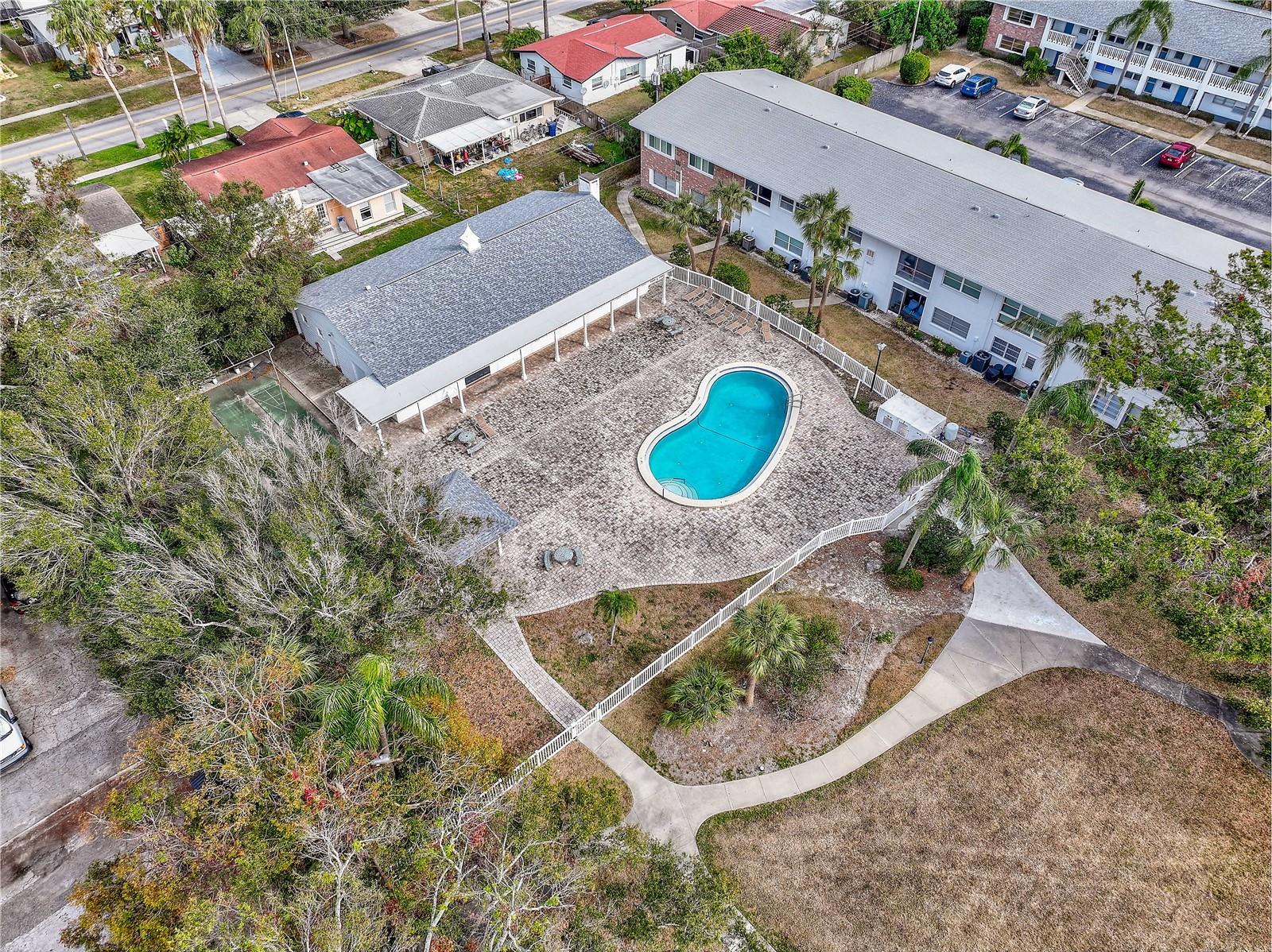 404 BRANDYWINE DR, LARGO, FL, 33771