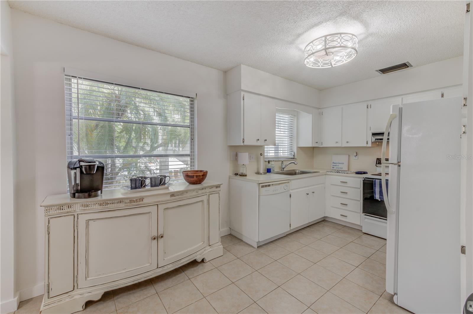 404 BRANDYWINE DR, LARGO, FL, 33771