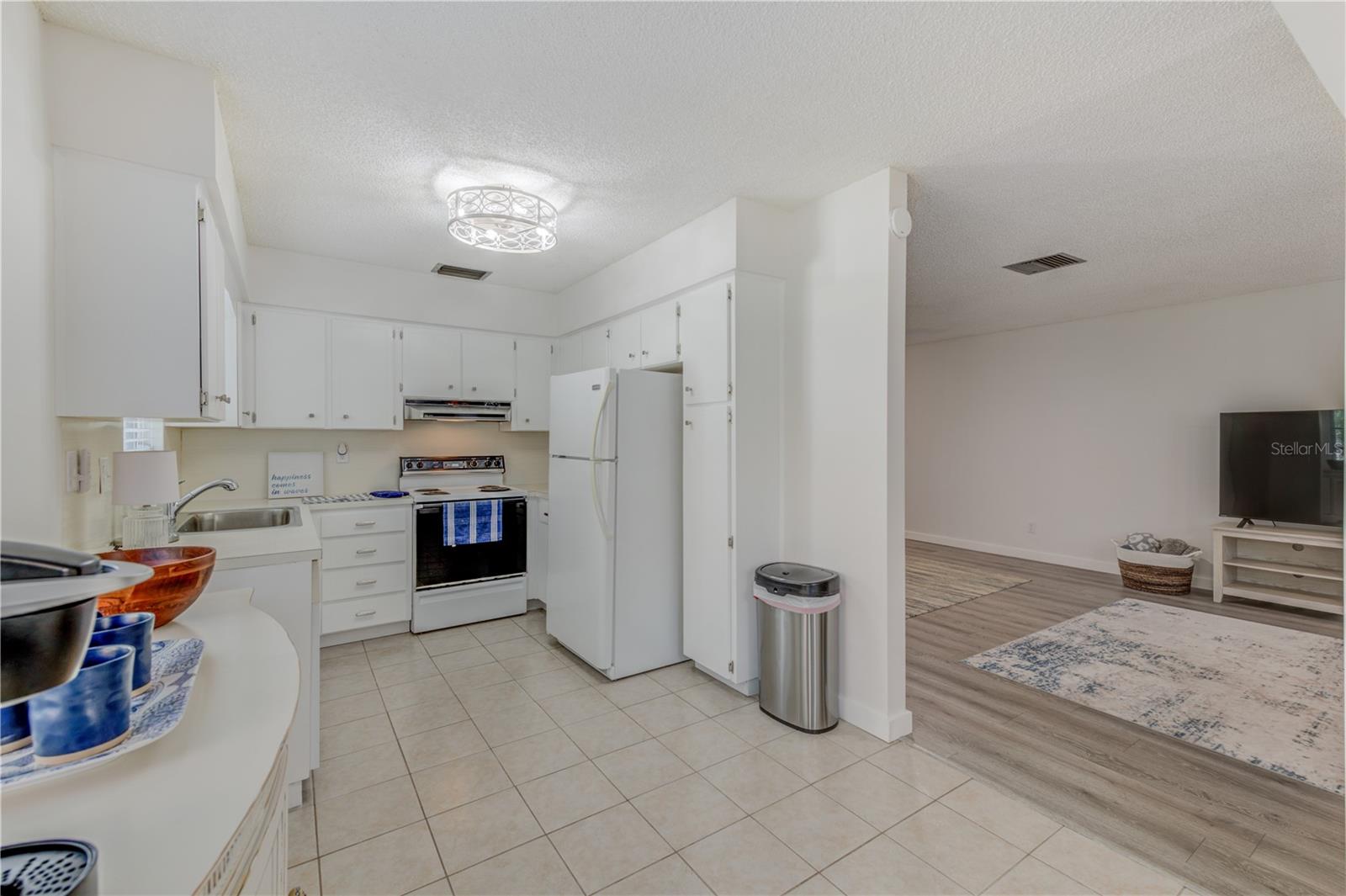 404 BRANDYWINE DR, LARGO, FL, 33771