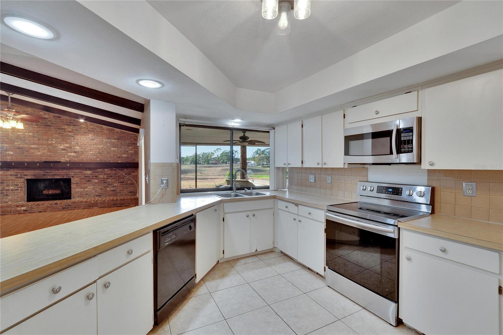 1903 COUNTRY CLUB CT, PLANT CITY, FL, 33566