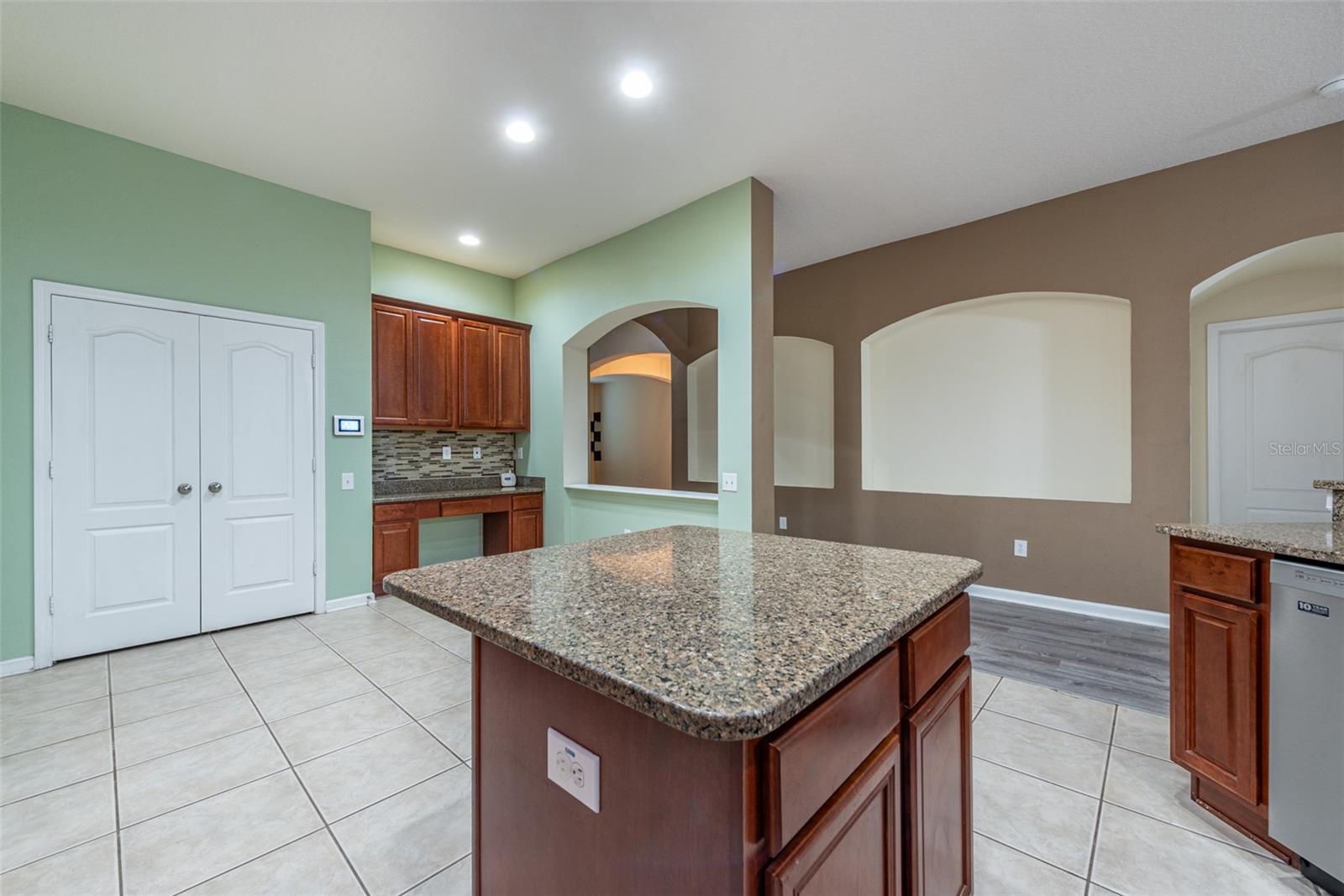 2044 HEARTLAND CIR, VALRICO, FL, 33594