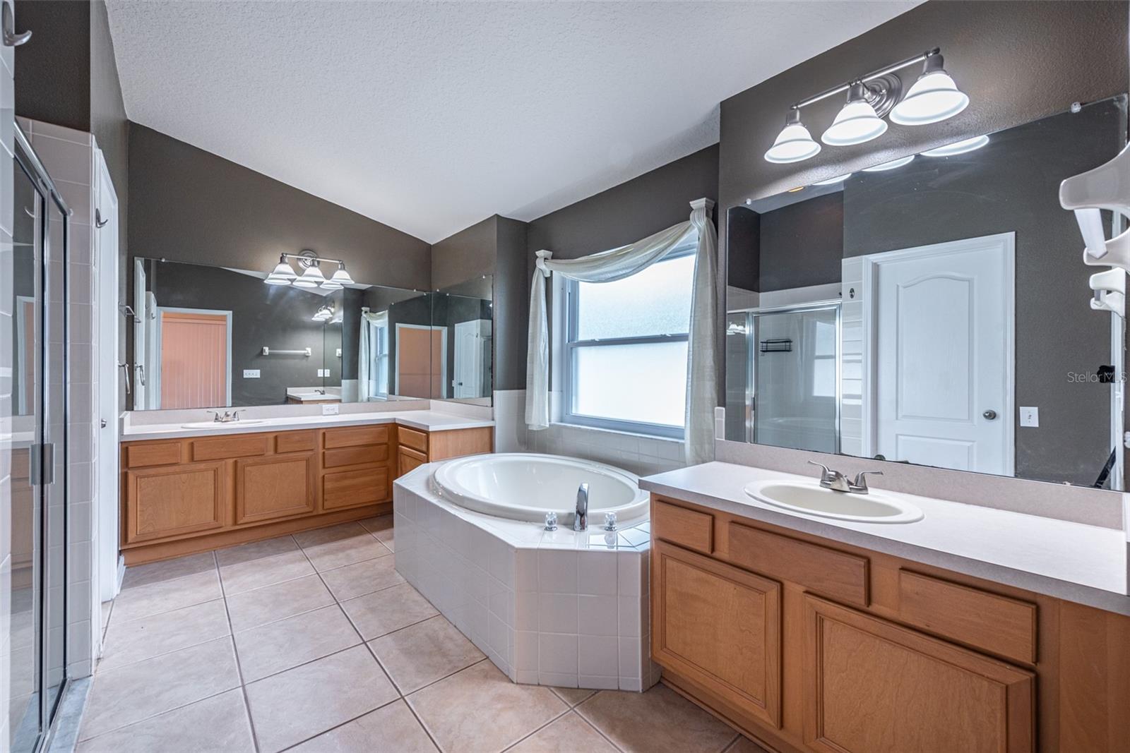 2044 HEARTLAND CIR, VALRICO, FL, 33594