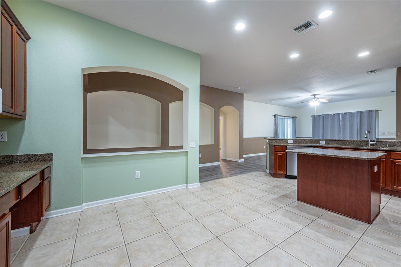 2044 HEARTLAND CIR, VALRICO, FL, 33594
