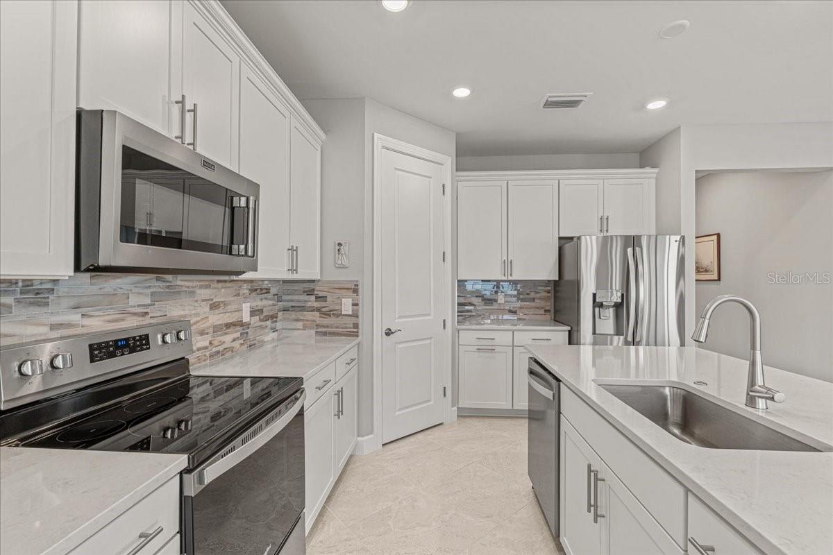 2462 GABEL OAK DR, NORTH PORT, FL, 34289