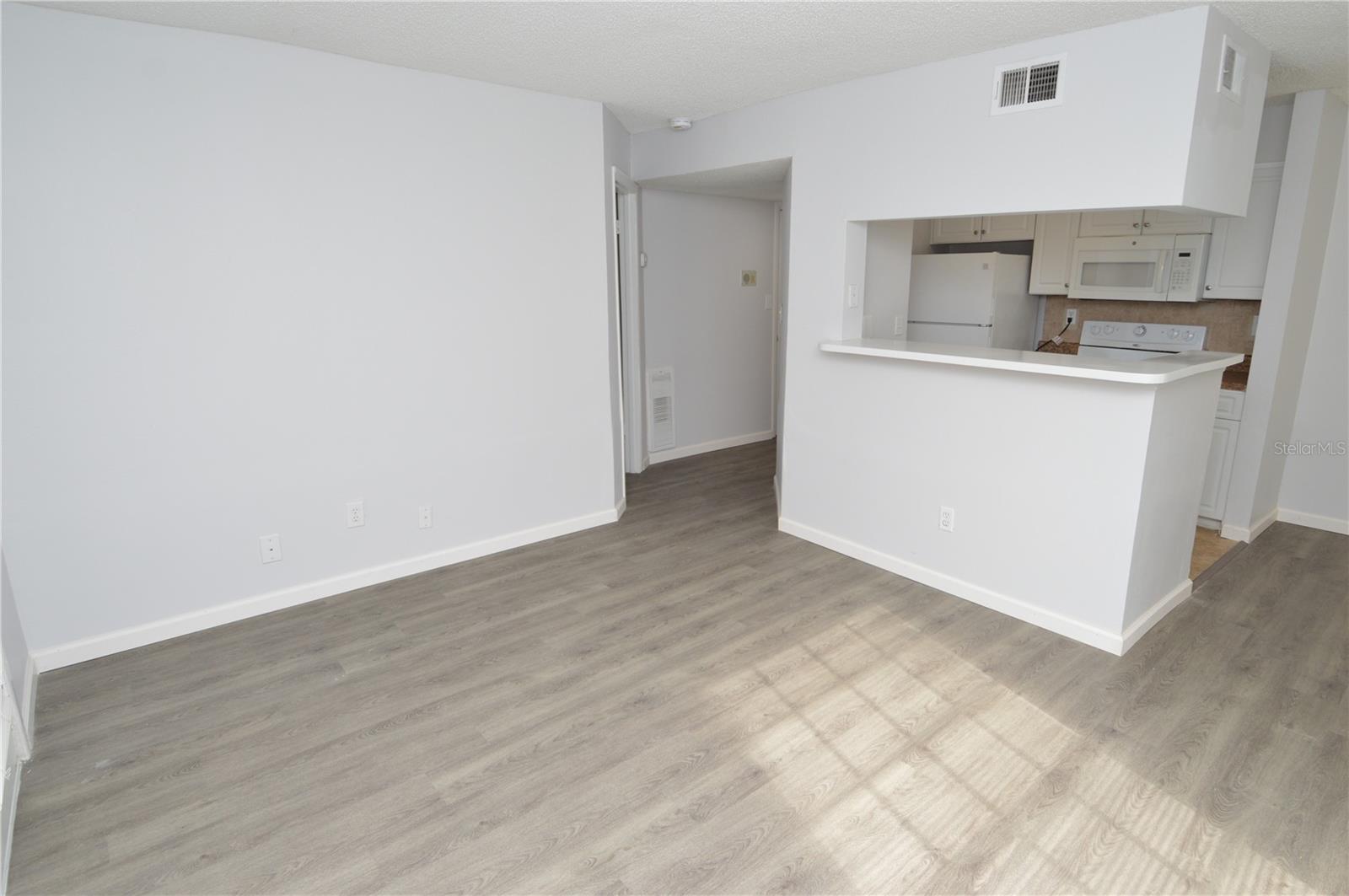8630 MALLARD RESERVE DR #102, TAMPA, FL, 33614