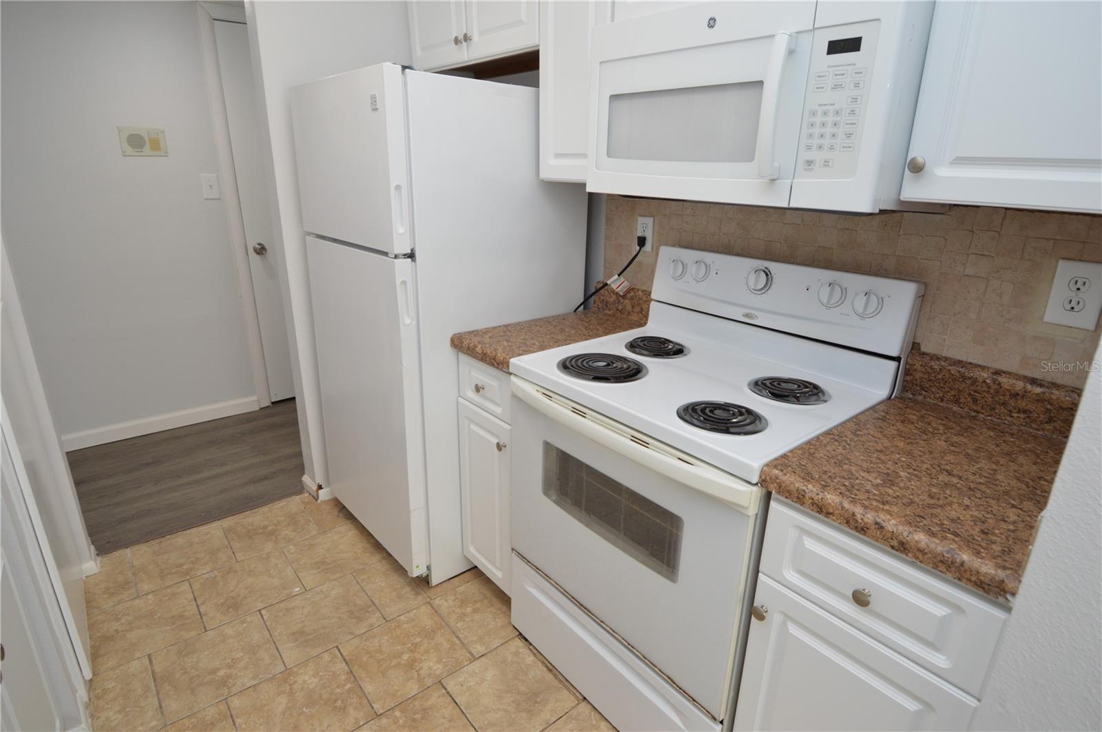 8630 MALLARD RESERVE DR #102, TAMPA, FL, 33614
