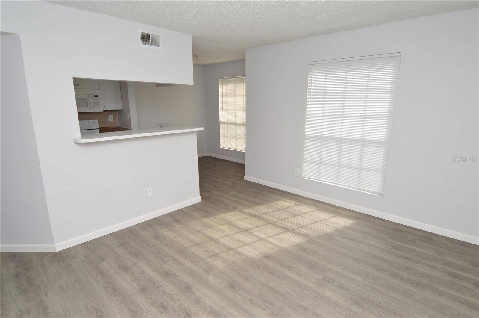 8630 MALLARD RESERVE DR #102, TAMPA, FL, 33614