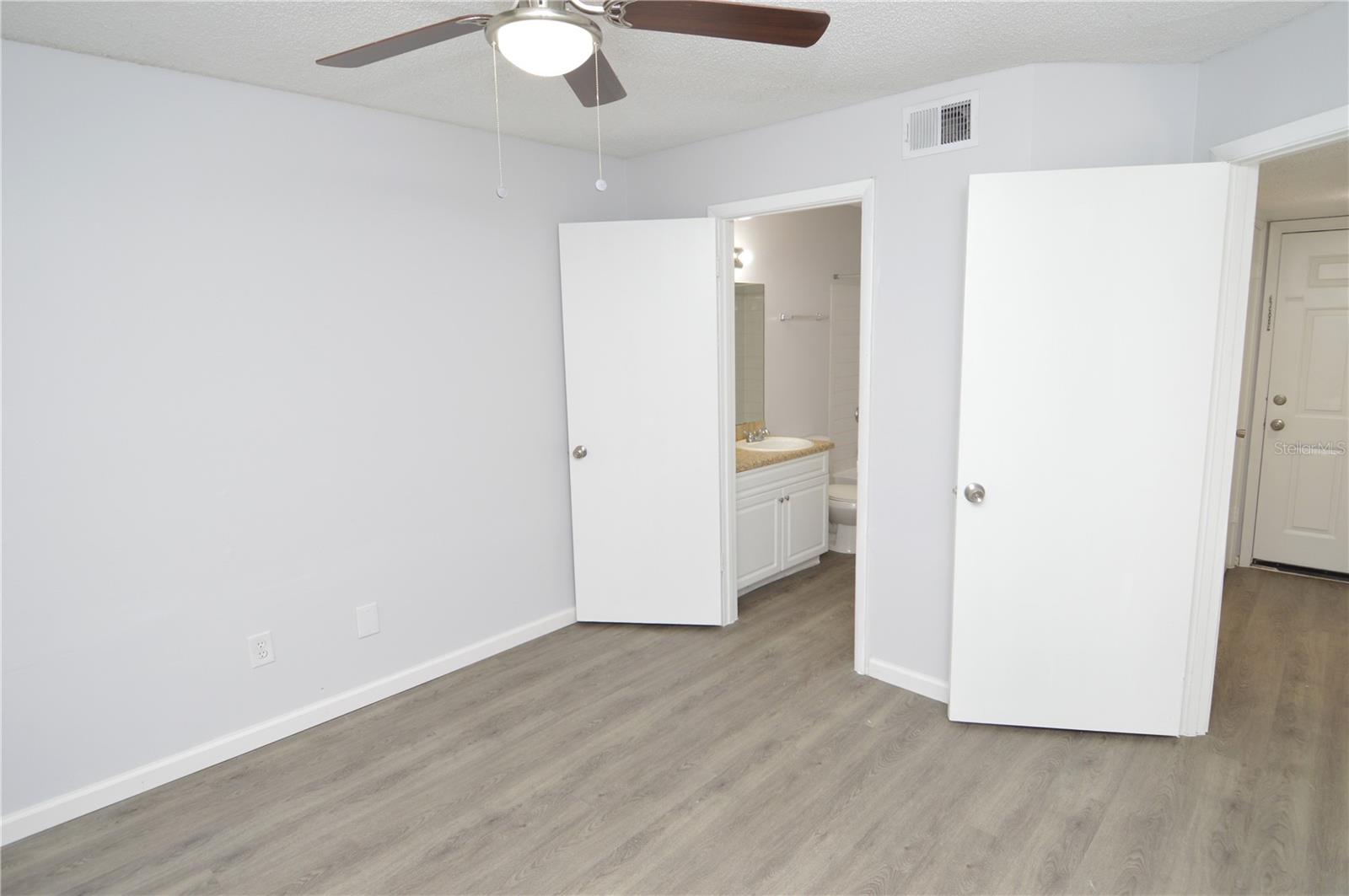 8630 MALLARD RESERVE DR #102, TAMPA, FL, 33614