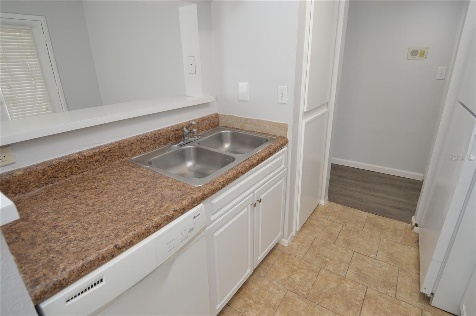 8630 MALLARD RESERVE DR #102, TAMPA, FL, 33614