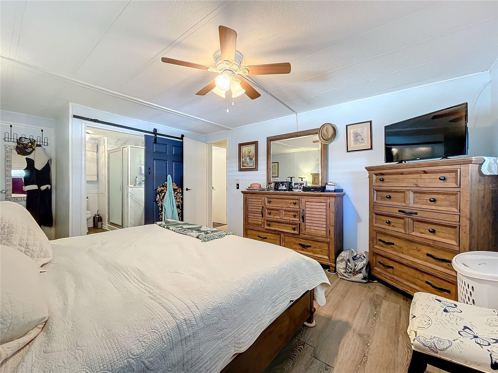 1132 BELMONT CIR, TAVARES, FL, 32778