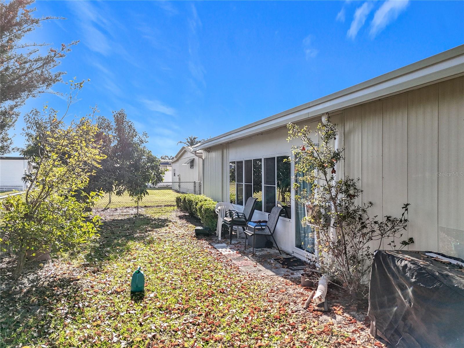 1132 BELMONT CIR, TAVARES, FL, 32778