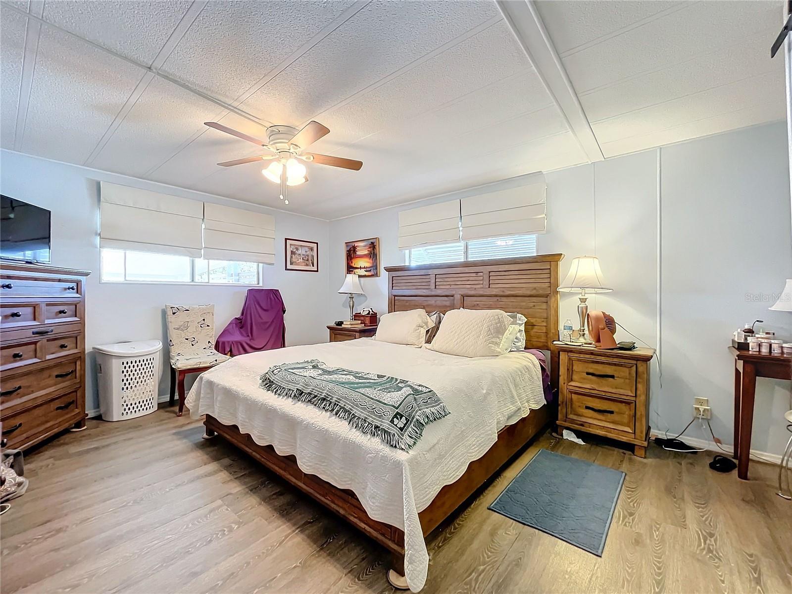 1132 BELMONT CIR, TAVARES, FL, 32778