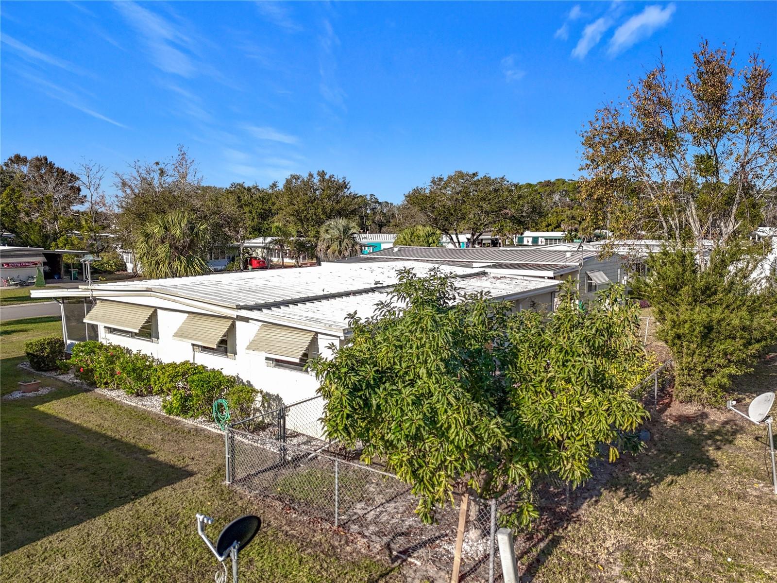 1132 BELMONT CIR, TAVARES, FL, 32778