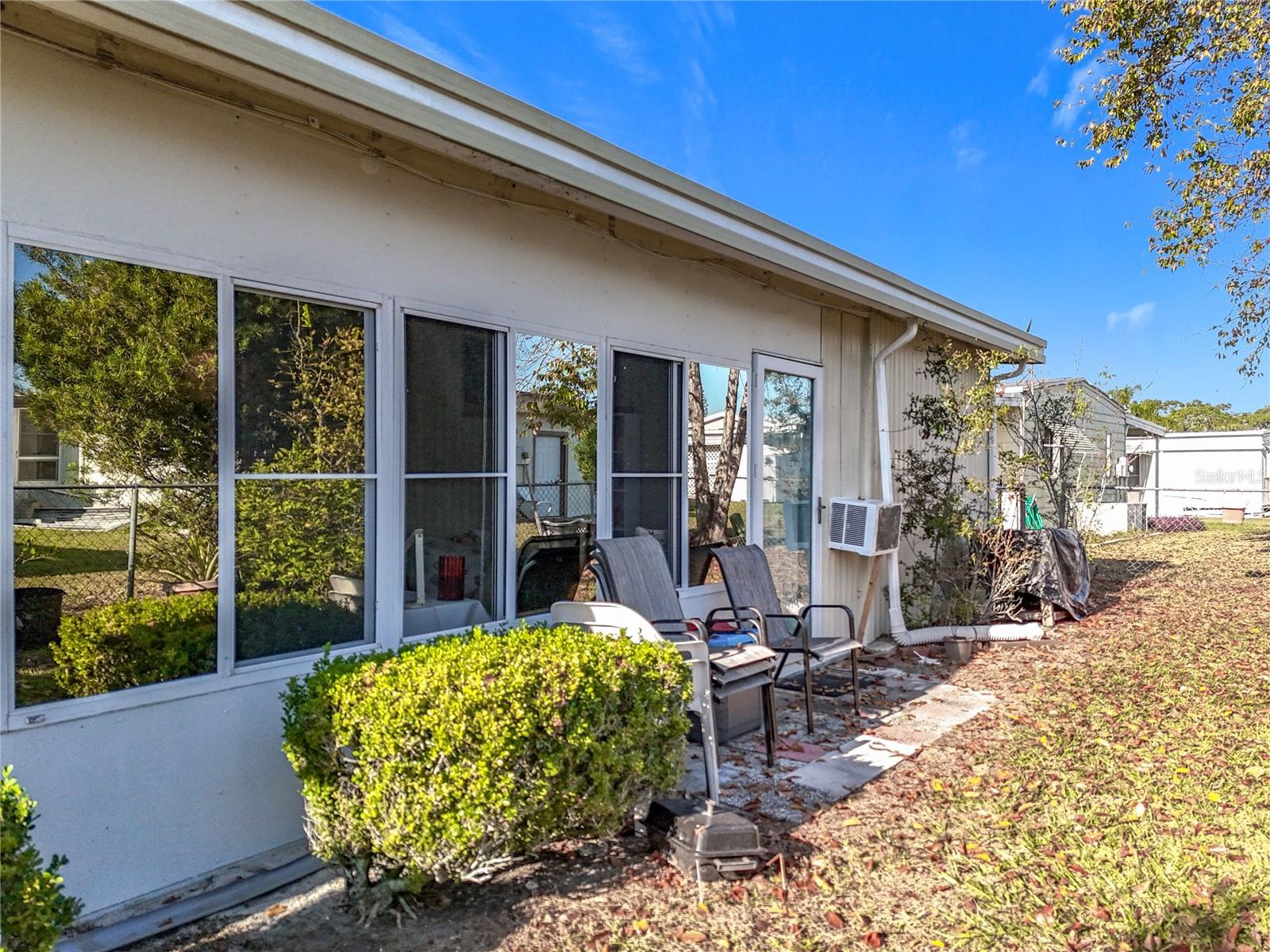 1132 BELMONT CIR, TAVARES, FL, 32778