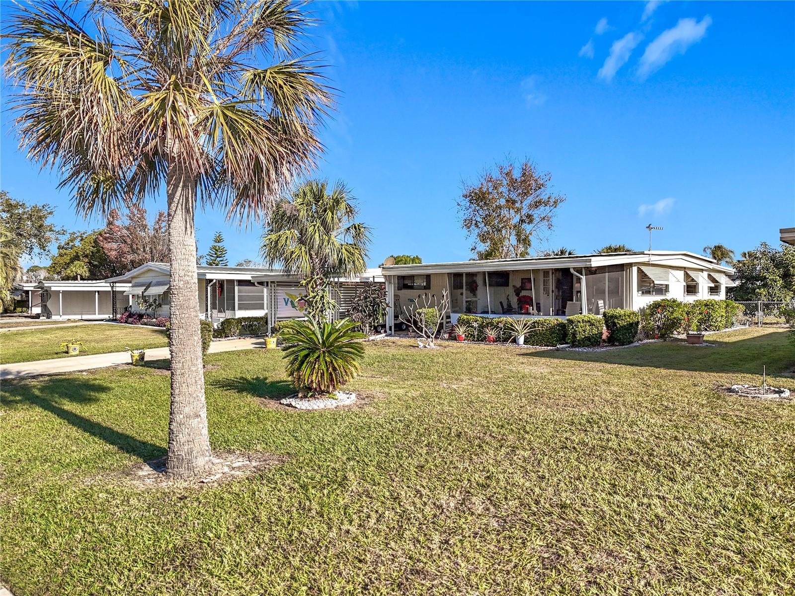 1132 BELMONT CIR, TAVARES, FL, 32778