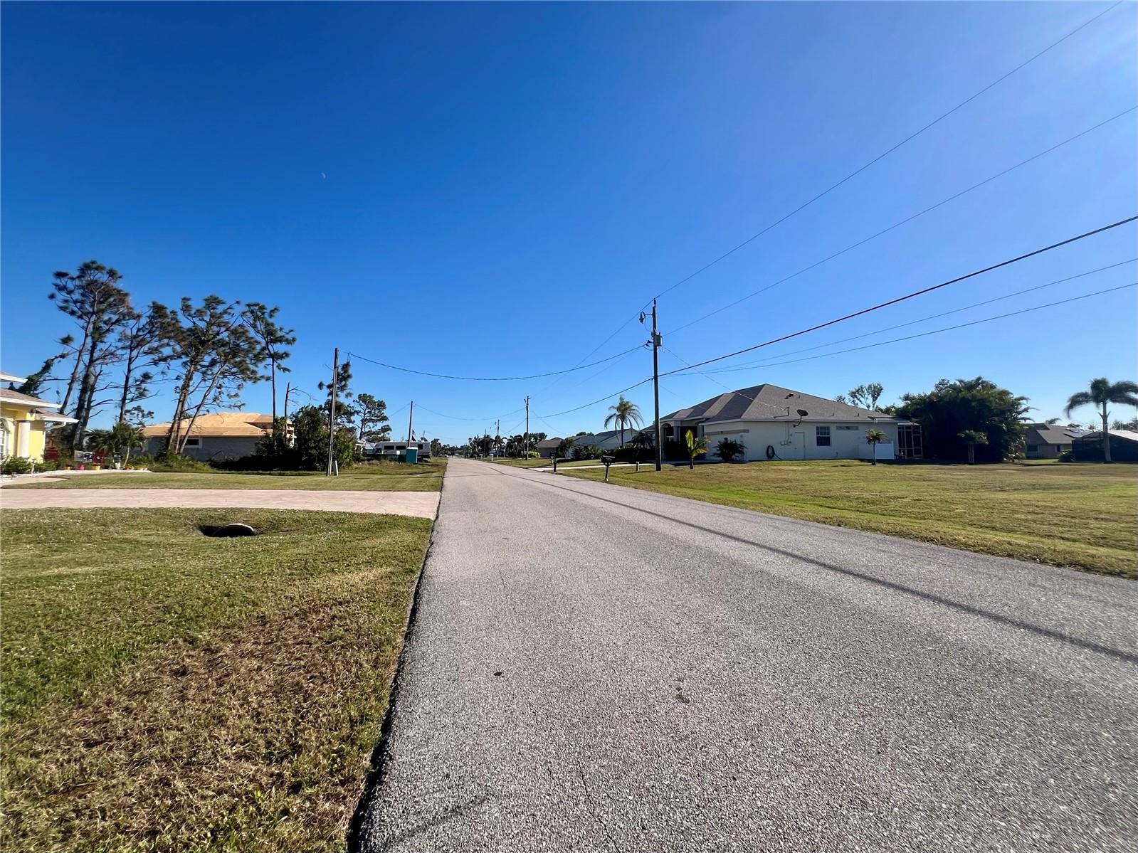 84 FAIRWAY RD, ROTONDA WEST, FL, 33947