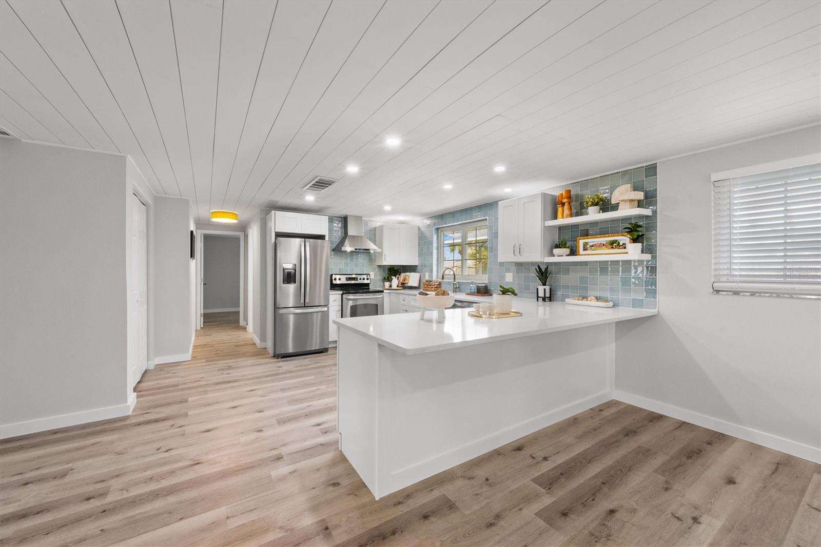 635 JAMAICA CIR E, APOLLO BEACH, FL, 33572