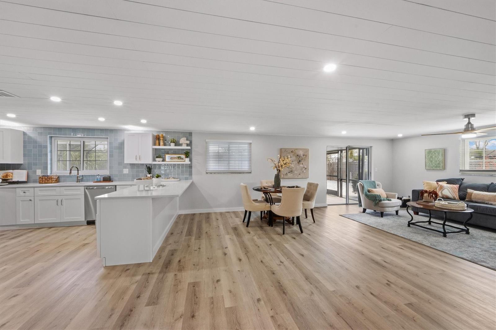 635 JAMAICA CIR E, APOLLO BEACH, FL, 33572