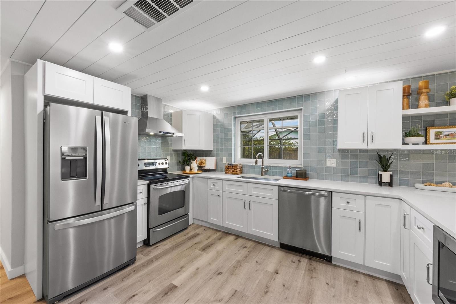 635 JAMAICA CIR E, APOLLO BEACH, FL, 33572
