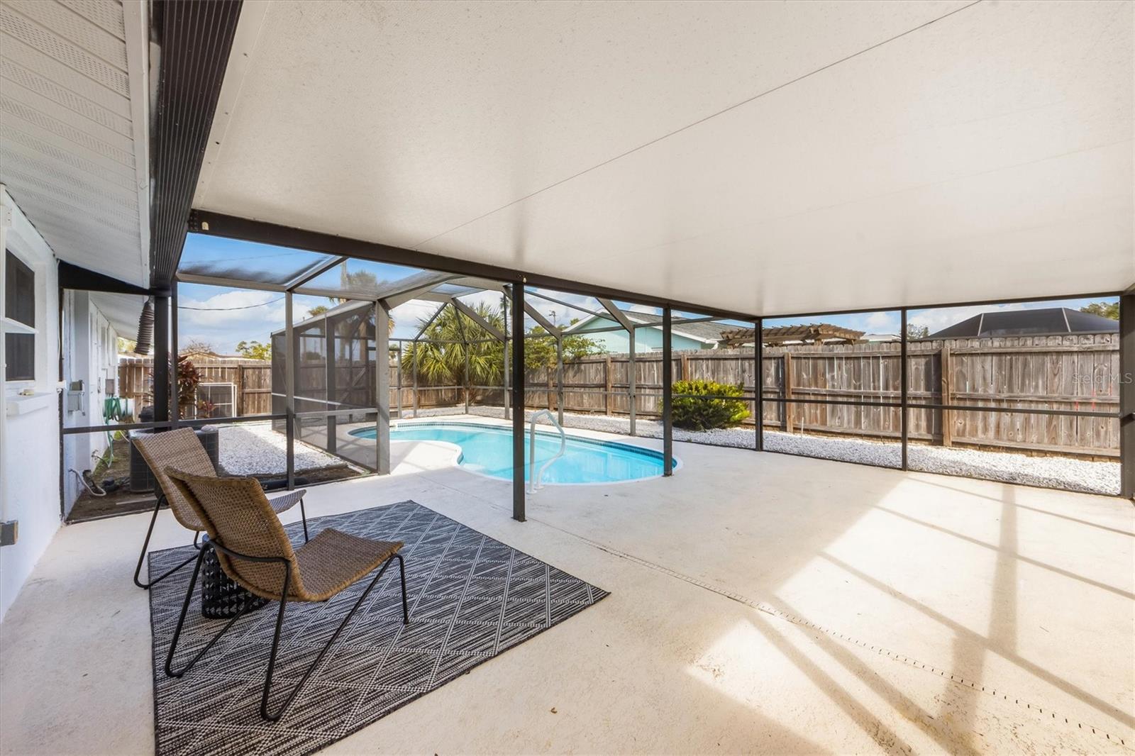 635 JAMAICA CIR E, APOLLO BEACH, FL, 33572