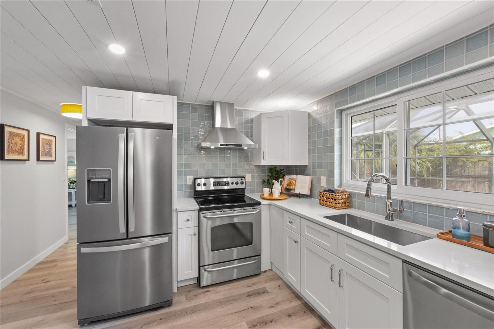635 JAMAICA CIR E, APOLLO BEACH, FL, 33572