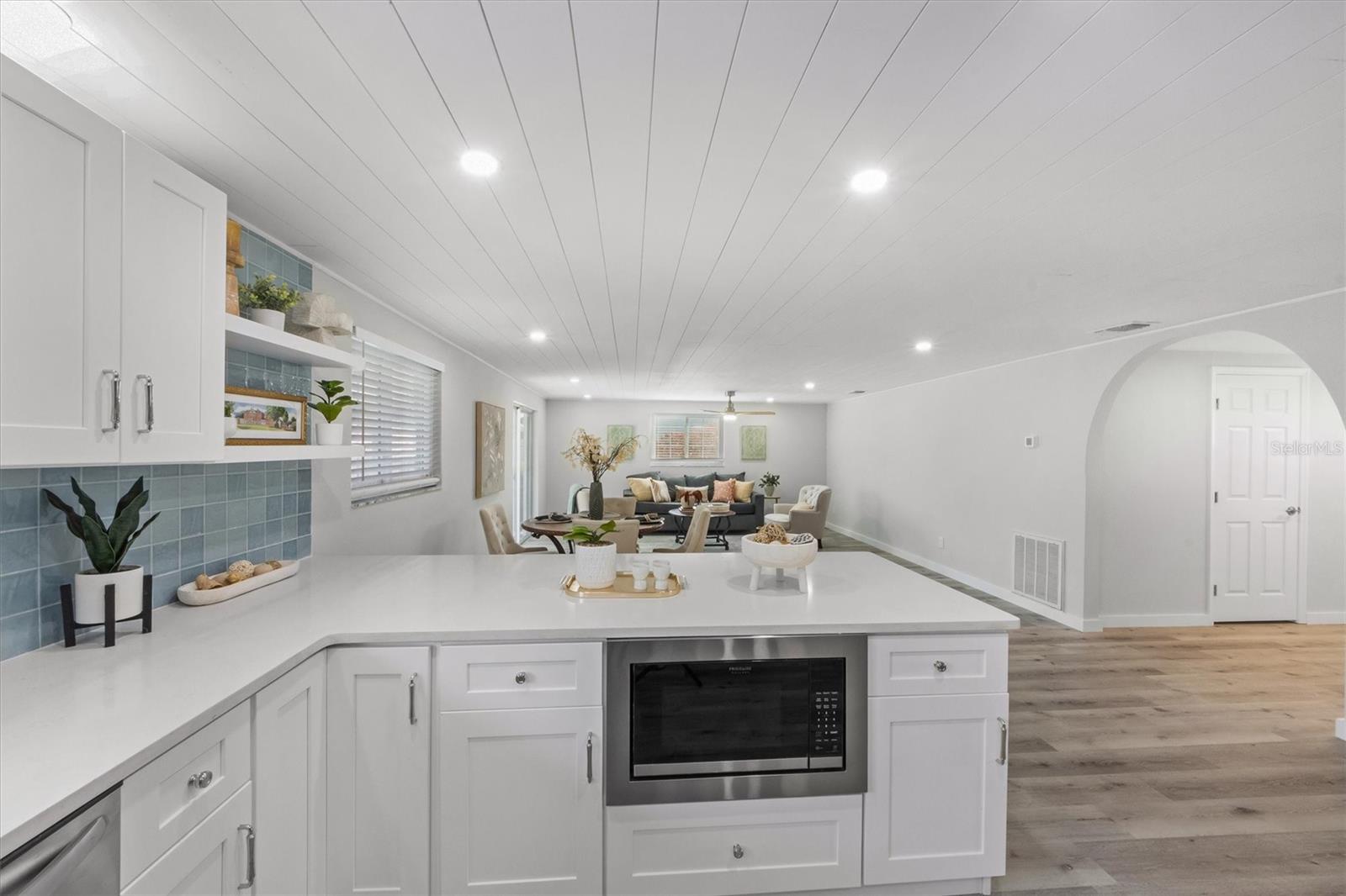 635 JAMAICA CIR E, APOLLO BEACH, FL, 33572