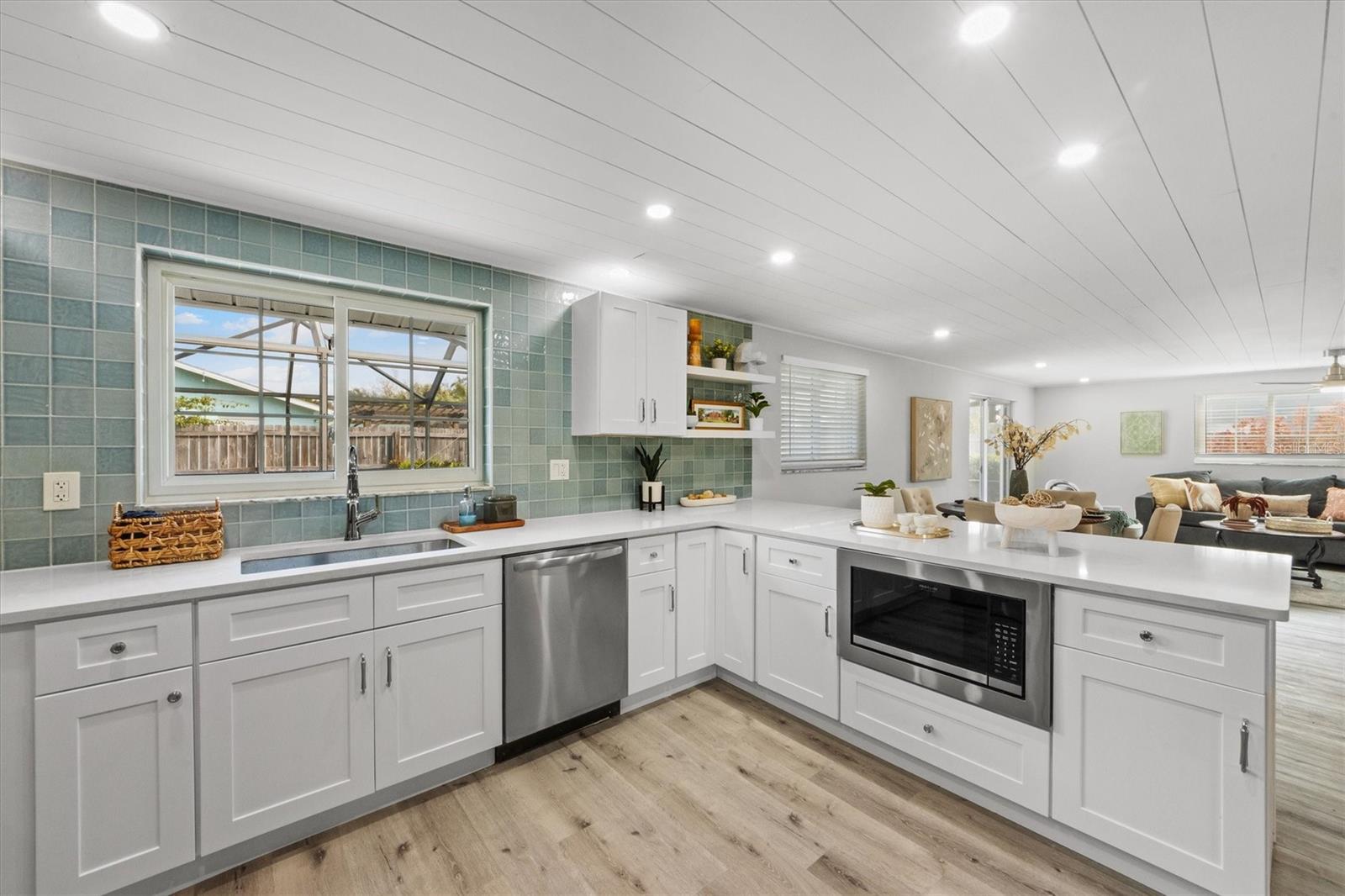 635 JAMAICA CIR E, APOLLO BEACH, FL, 33572