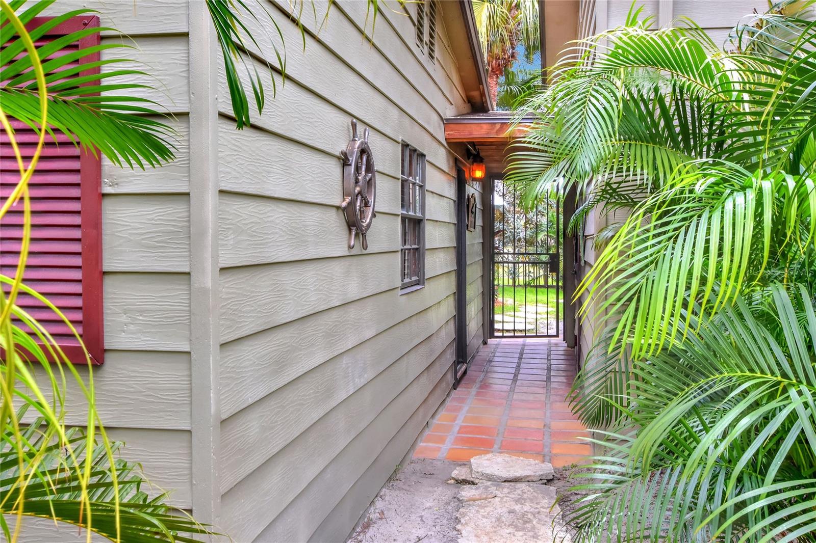 24120 MINK RD, ASTOR, FL, 32102