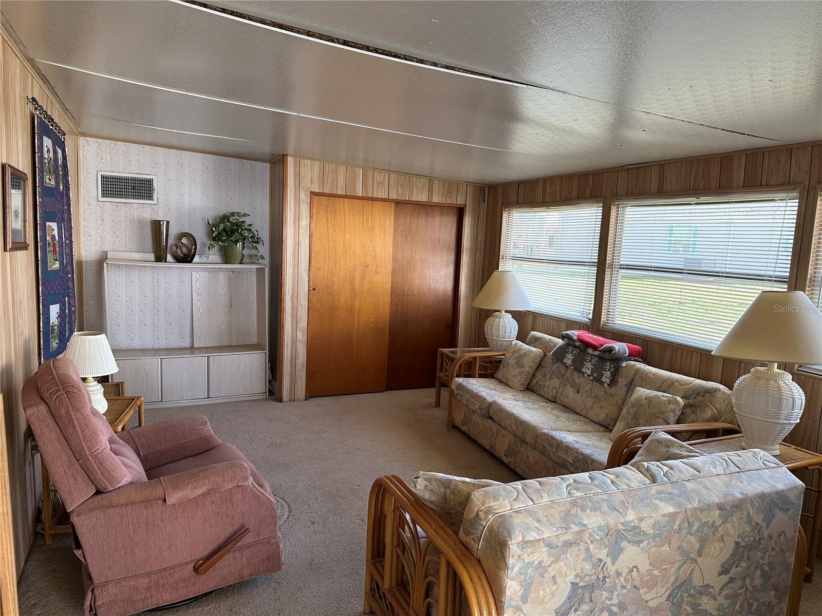 N6136046 Property Photo