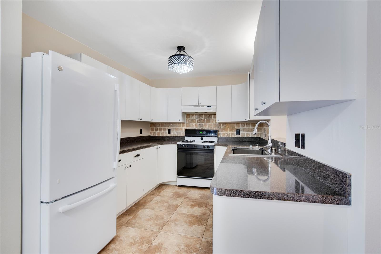 611 HUNTLY LN, WINTER SPRINGS, FL, 32708