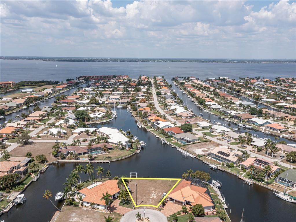 100 BAYSHORE CT, PUNTA GORDA, FL, 33950