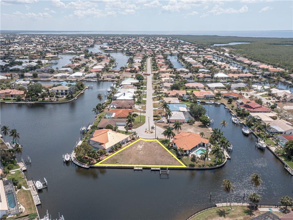 100 BAYSHORE CT, PUNTA GORDA, FL, 33950