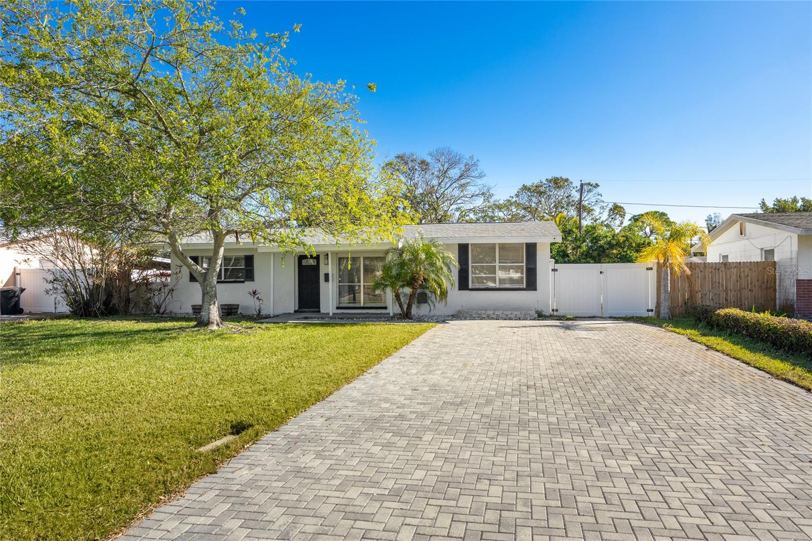 4561 SHORE ACRES BLVD NE, ST PETERSBURG, FL, 33703