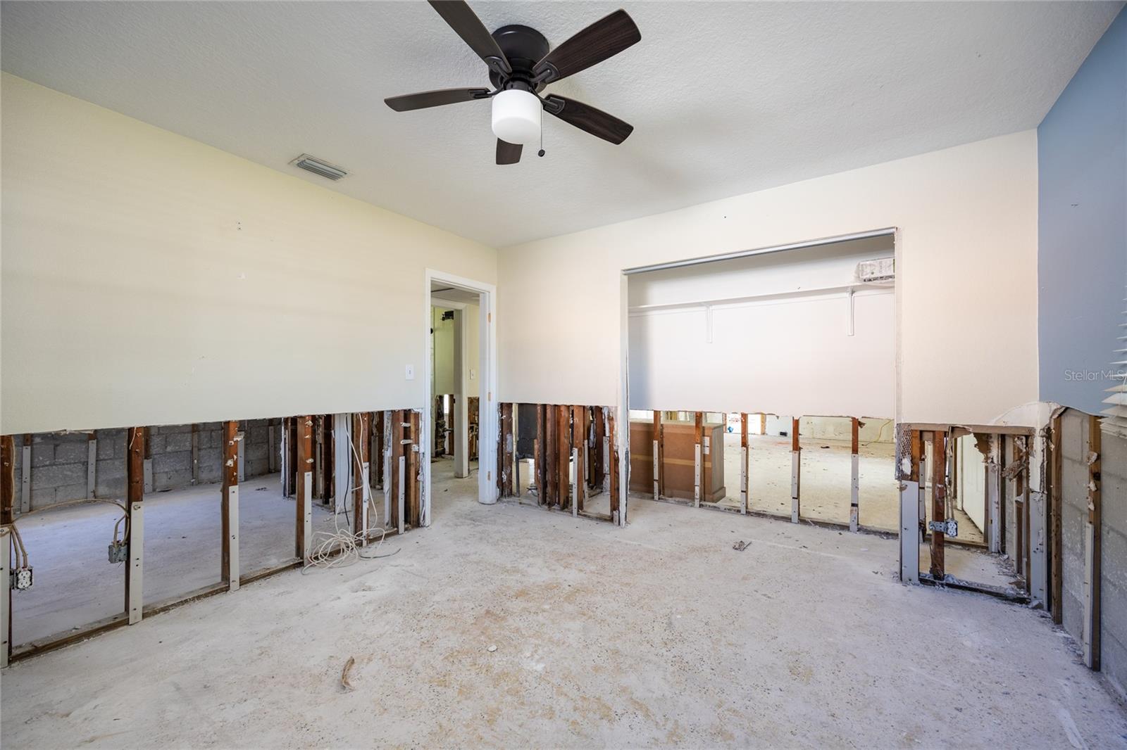 4561 SHORE ACRES BLVD NE, ST PETERSBURG, FL, 33703