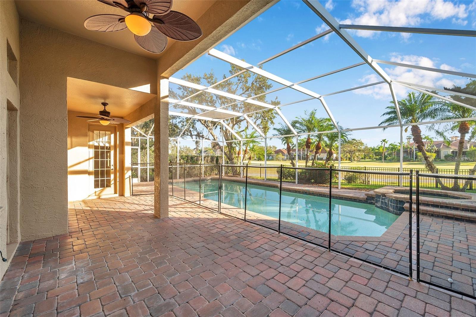 18817 AVENUE BIARRITZ, LUTZ, FL, 33558