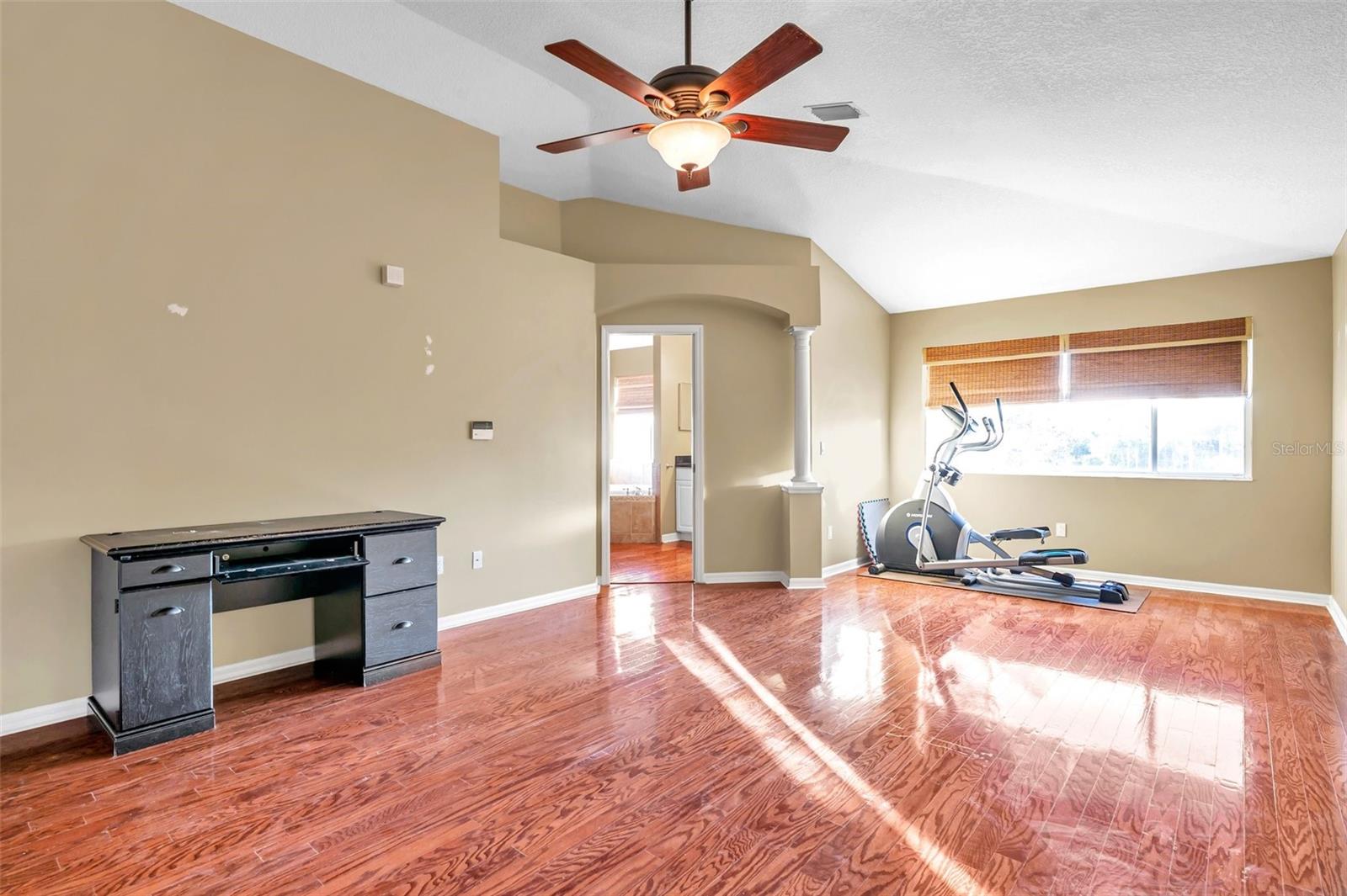 18817 AVENUE BIARRITZ, LUTZ, FL, 33558