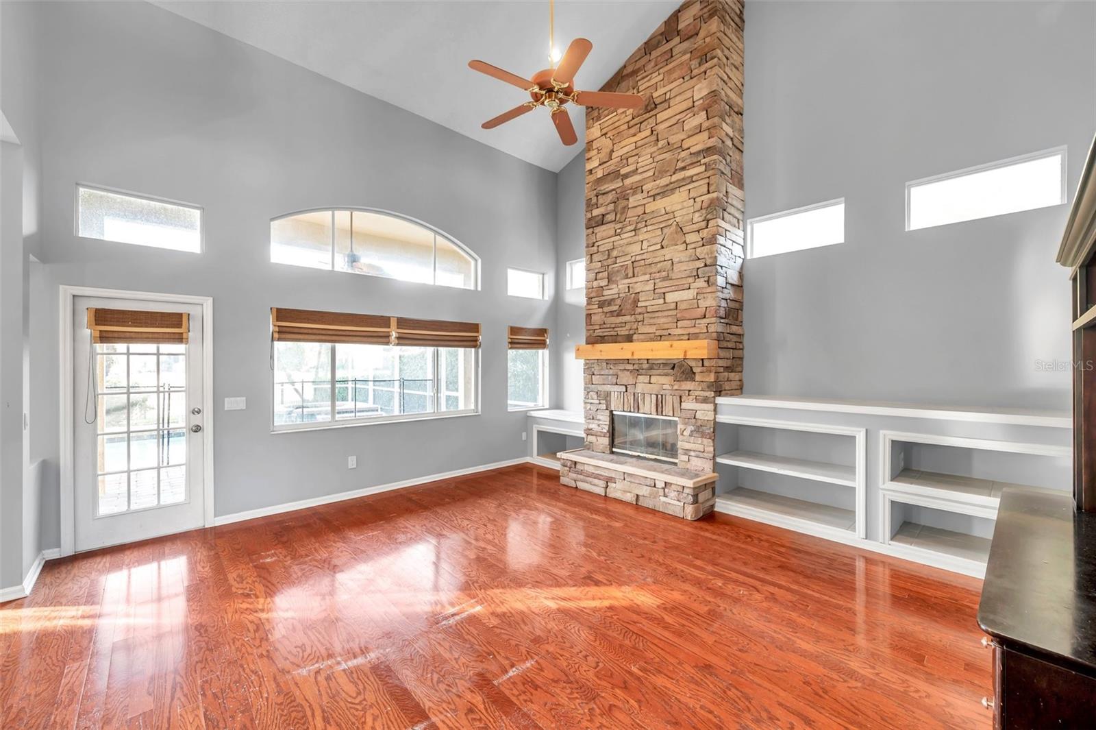 18817 AVENUE BIARRITZ, LUTZ, FL, 33558