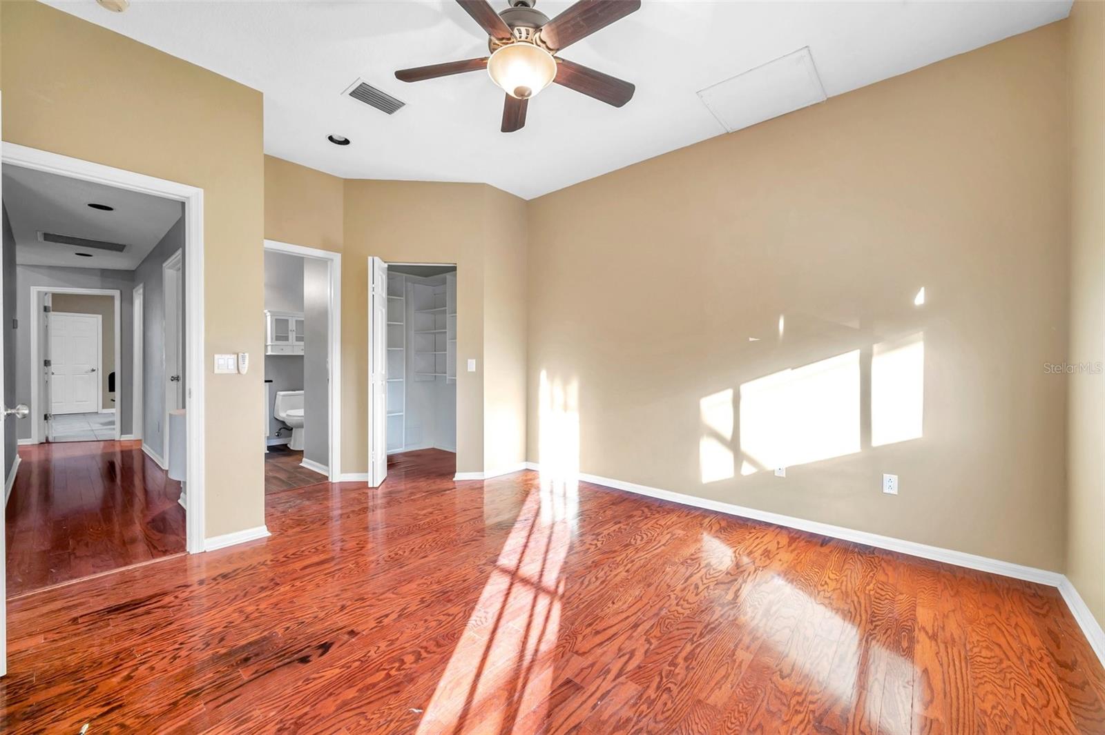 18817 AVENUE BIARRITZ, LUTZ, FL, 33558
