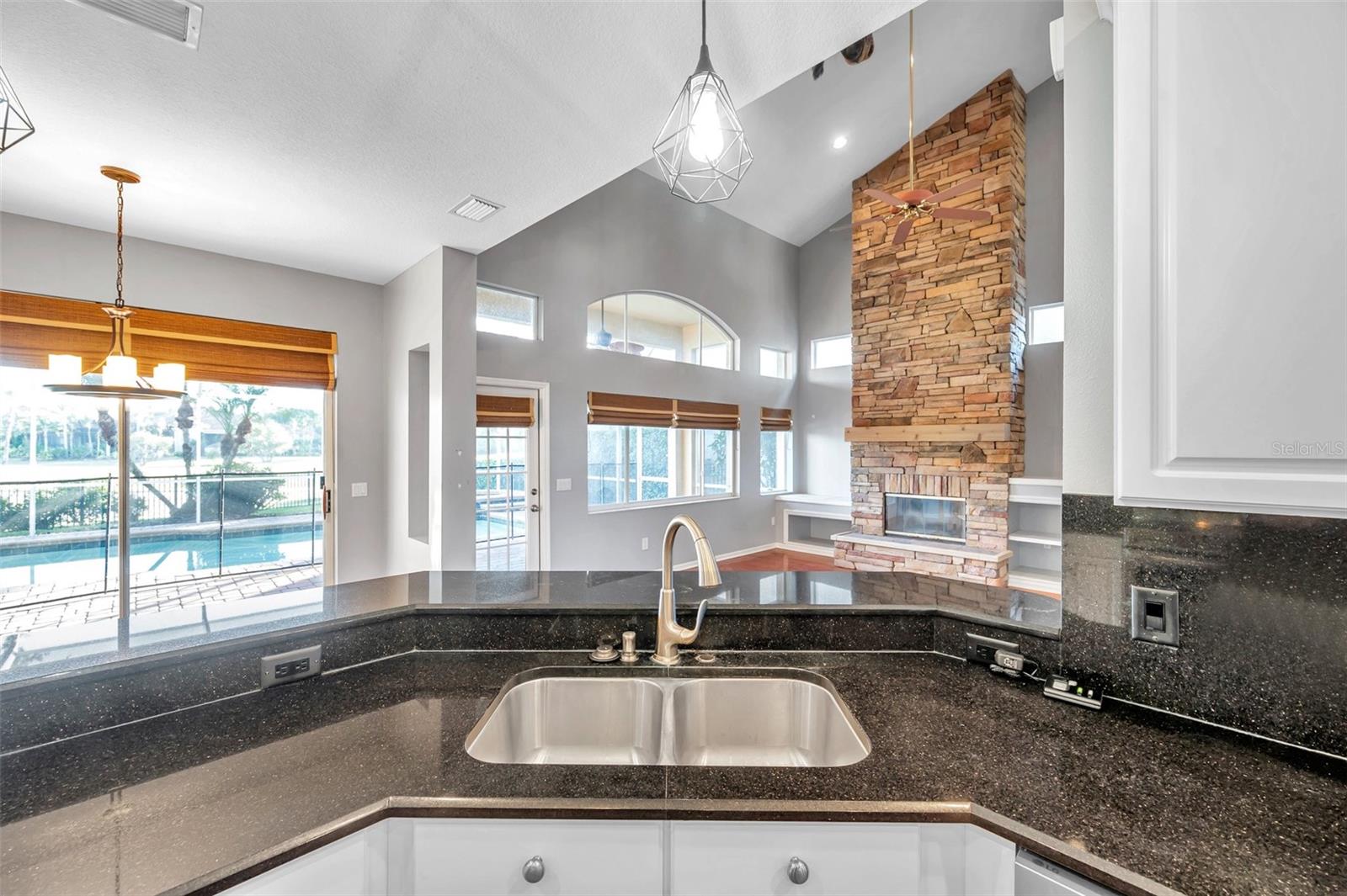 18817 AVENUE BIARRITZ, LUTZ, FL, 33558