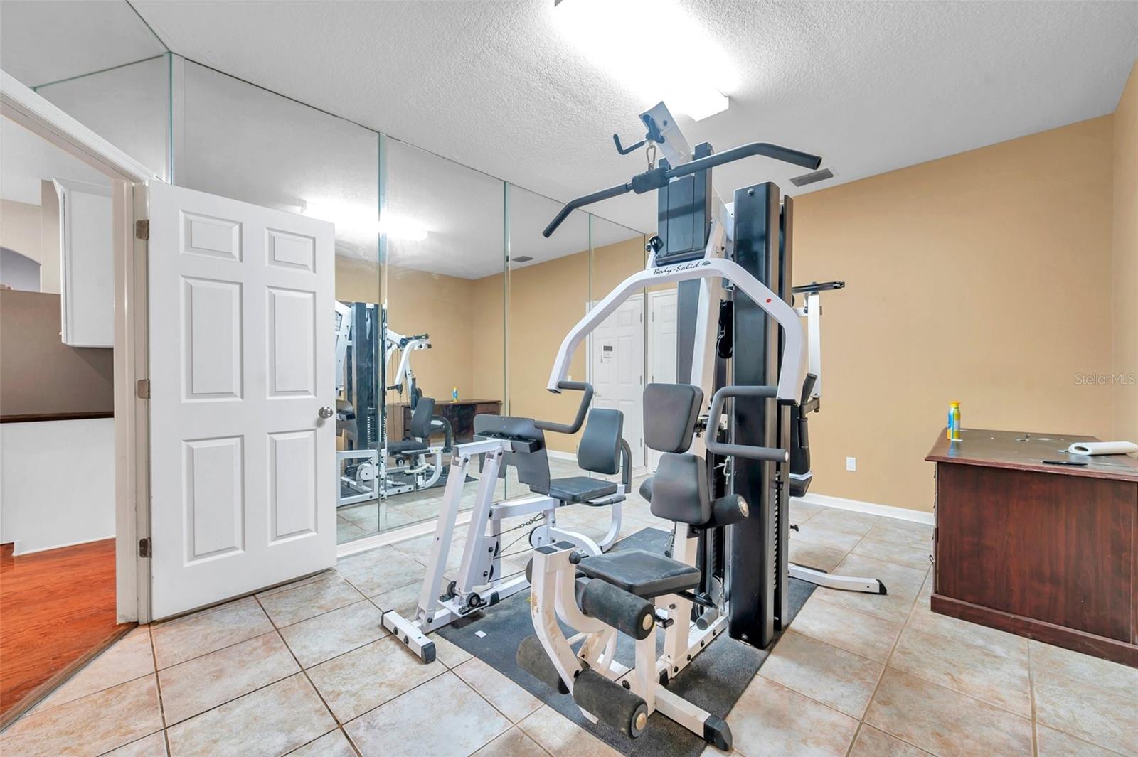 18817 AVENUE BIARRITZ, LUTZ, FL, 33558
