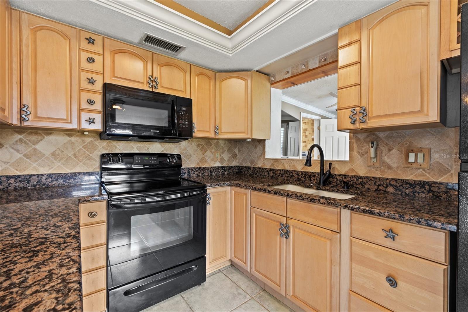 619 GARLAND ST N, ST PETERSBURG, FL, 33703