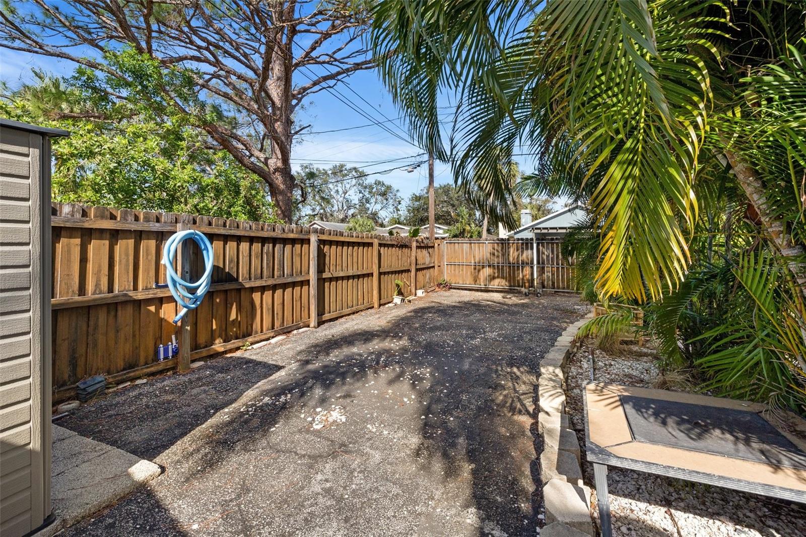 619 GARLAND ST N, ST PETERSBURG, FL, 33703