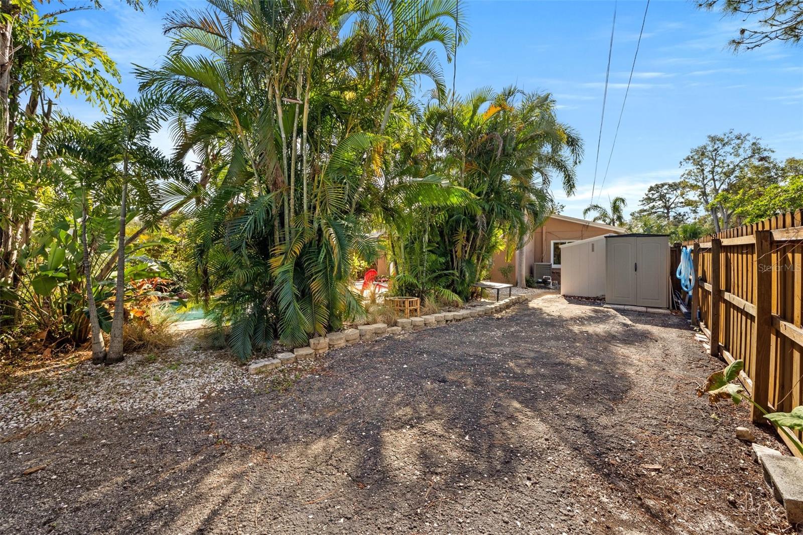 619 GARLAND ST N, ST PETERSBURG, FL, 33703