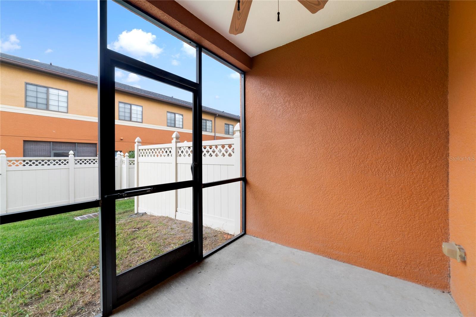 1037 BLACKWATER DR, WESLEY CHAPEL, FL, 33543